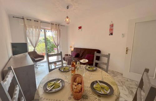 Frejus Plage Apartment | Appartement T2 avec Terrasse et Parking Privé à 300m de Port Fréjus - FR-1-226A-58