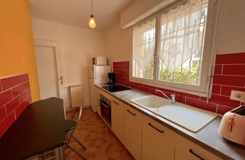 Frejus Plage Apartment | Appartement T2 avec Terrasse et Parking Privé à 300m de Port Fréjus - FR-1-226A-58