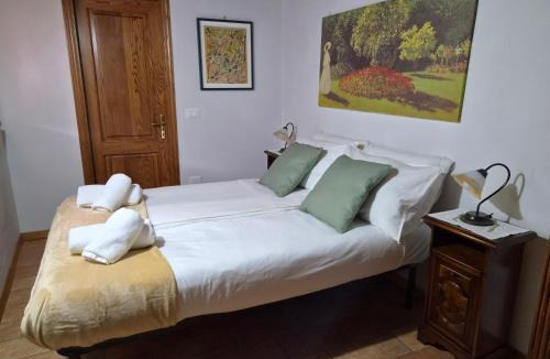 Castel Focognano Apartment | Appartement Terra met zwembad en uitzicht