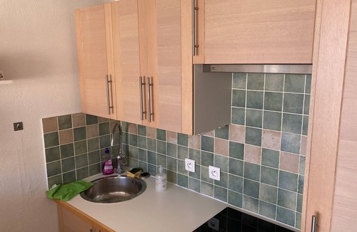 Theoule-Superieur Apartment | Appartement Tout Équipé, vue mer et Esterel. Climatisé, Piscine