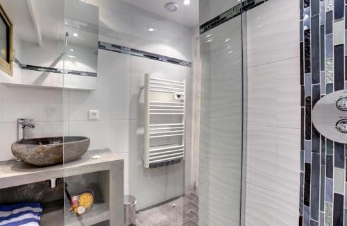 California - Pezou Apartment | Appartement - villa Le Saint Georges avec superbe jardin et vue mer panoramique