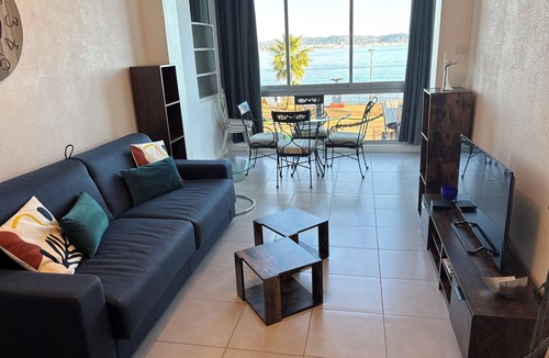 Theoule-sur-Mer Apartment | Appartement VUE SUR LA Baie DE Cannes