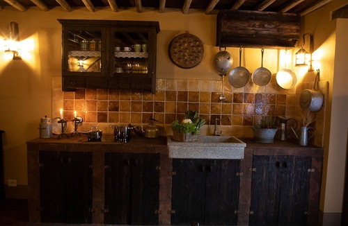 Vicopisano Apartment | Apt. IL CARCERE - "Brunelleschi Manor" Medieval Apartment Resort