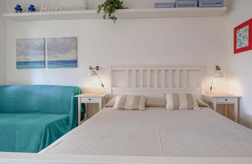 Mola Apartment | Are you dreaming of a beautiful island vacation close to the water? Then this vacation apartment wit