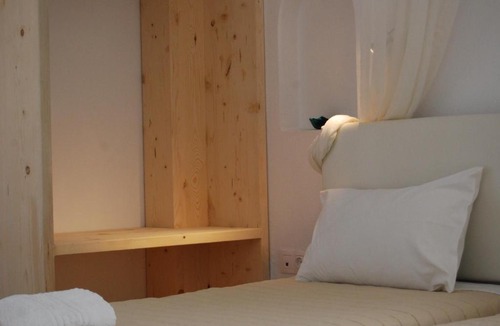 Perissa Apartment | Aretousa Villas