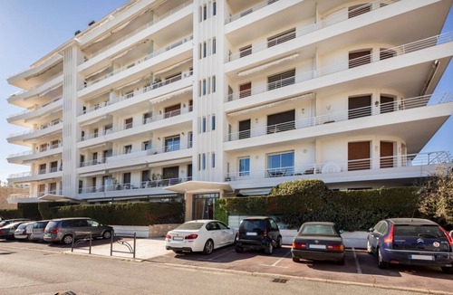 Pointe Croisette Apartment | ARM1 - Beautiful 2-room apartment with corner terrace