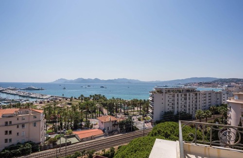 Cannes Apartment | Art Deco Luxury Apartment with Breath Taking View on Cannes Bay by Olidesi