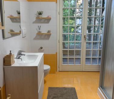 Assago Apartment | Assago Forum Metro M2 per Navigli Milano centro