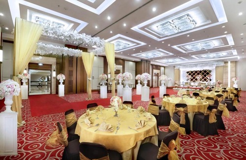 Cipaganti Hotel | Aston Tropicana Hotel Bandung