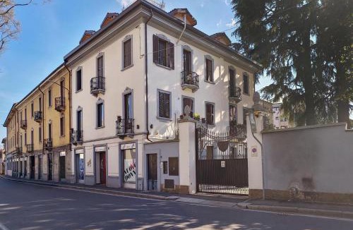 Monza Apartment | Attico Mansardato con terrazzo privato