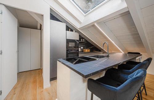Monza Apartment | Attico Mansardato con terrazzo privato