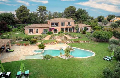 Mougins Bed & Breakfast | "AU HAVRE DE PAIX" 5 étoiles Prestige jacuzzi, hammam, sauna, PISCINE chauffée Mougins Cannes Grasse