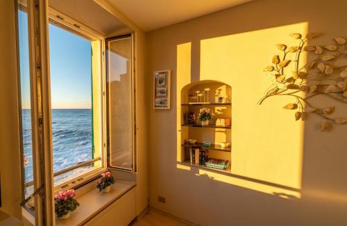 Boccadasse Apartment | AURORA 2&2, Emma Villas