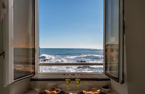 Boccadasse Apartment | AURORA 2&2, Emma Villas