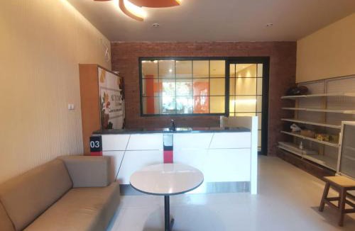 Surabaya Hotel | Autumn Living Hotel Kapsul