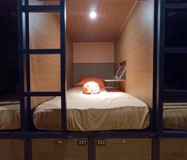 Surabaya Hotel | Autumn Living Hotel Kapsul