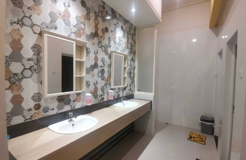 Surabaya Hotel | Autumn Living