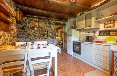 Comano Apartment | Awesome apartment in Comano -MS-