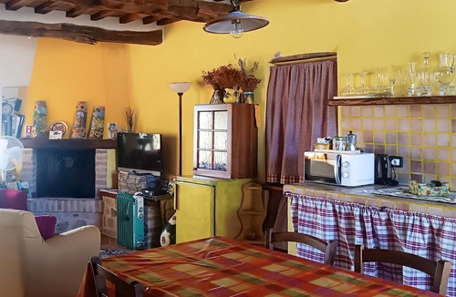 Castello di Tocchi Apartment | Awesome apartment in Monticiano