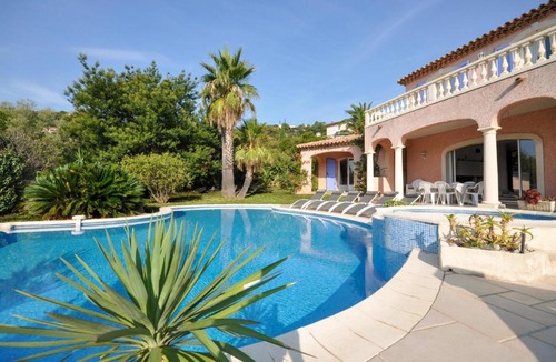 Les Issambres House | Awesome home in Les Issambres with 4 Bedrooms, WiFi and Outdoor swimming pool