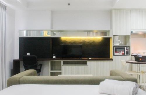 Cikarang Apartment | Azalea Suites Cikarang Studio Apartment with Bathtub By Travelio