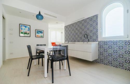 Marcelli Apartment | Azuleyos Garden & Pool fronte mare