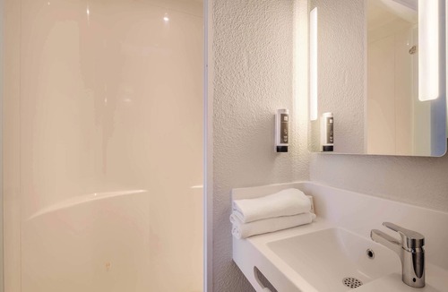 Biot Hotel | B&B HOTEL Antibes Sophia Antipolis