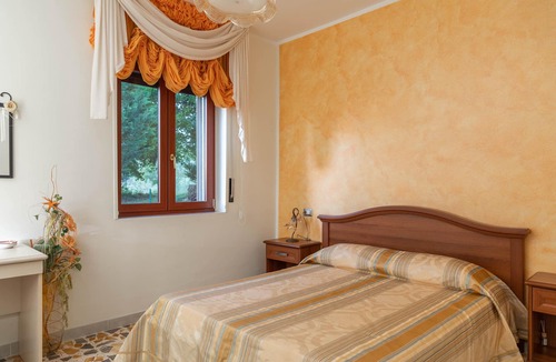 Roccadaspide Bed & Breakfast | B&B La Mortella With Pool