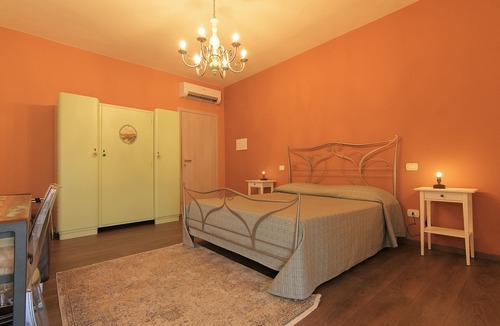Rapolano Terme Bed & Breakfast | B&B San Paterno industrial Vintage triple room