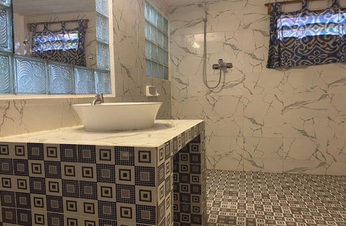 Tuk Tuk House | Bagus Bay Guest House