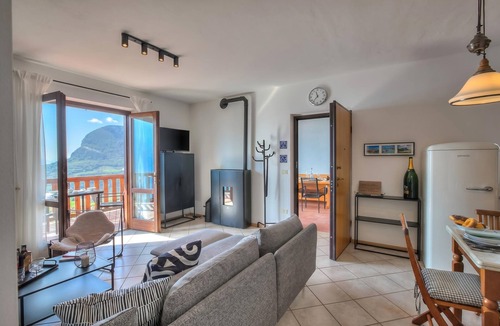 Pregasio Apartment | Balcone sul Lago - Apartment with Amazing View Terrace, Tremosine, Italy