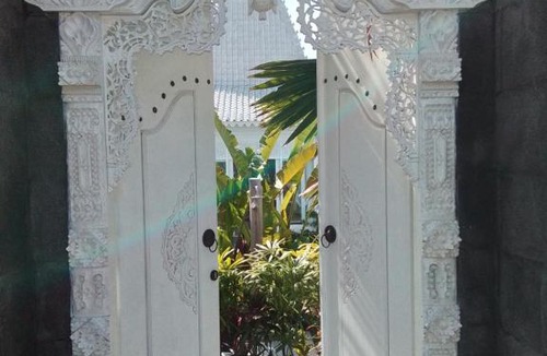 Pemecutan Kelod Villa | Bali Piramidas White Villa's