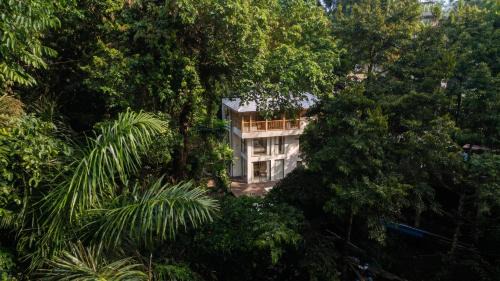 Petulu Villa | Bamboolina Villa - Jungle Retreat with River Access