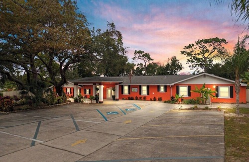 Orlovista Villa | Banana Leaf Villa- Book your gathering today!