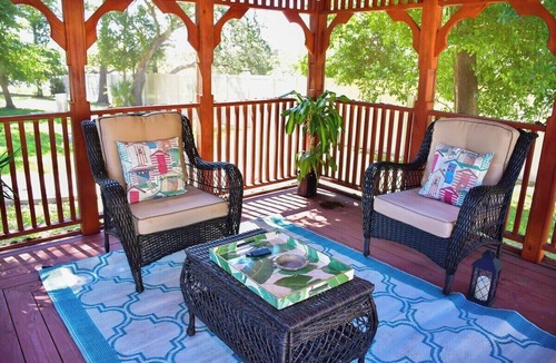 Orlovista Villa | Banana Leaf Villa- Book your gathering today!