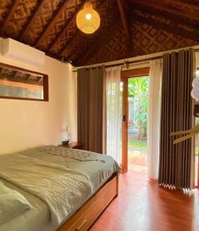 Batu Karas Hotel | Banana surf and stay