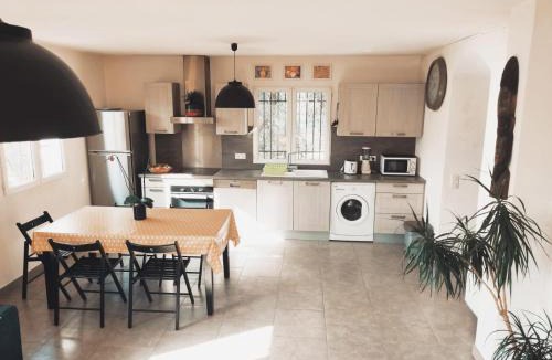 Contes House | Bas de villa. Côte d'Azur, à 20 kms de Nice