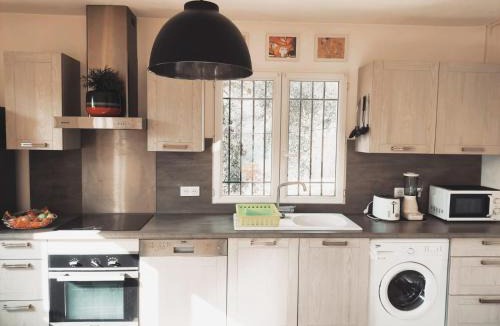 Contes House | Bas de villa. Côte d'Azur, à 20 kms de Nice