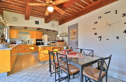 Bagnols-en-Foret House | Bastide en Pierres, Piscine, Jeux de Pétanque, Parking Privé, Portail Électrique