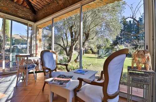 Bagnols-en-Foret House | Bastide en Pierres, Piscine, Jeux de Pétanque, Parking Privé, Portail Électrique