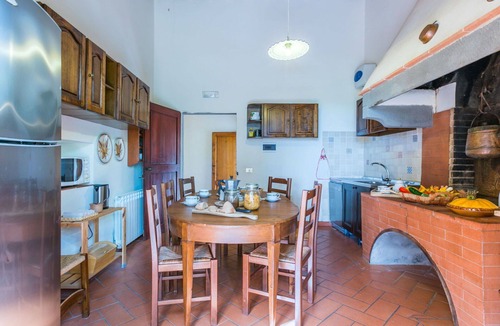 San Casciano in Val di Pesa House | Beautiful private villa for 9 people with hot tub, WIFI, TV, patio and panoramic view