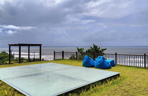 Ketewel Villa | Beach front 2 bedroom with cinema room & infinity pool Sahadewa