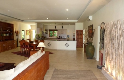 Kalisada Villa | Beachfront Villa Damai in top location quiet and newly renovated!