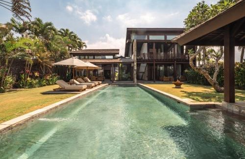 East Selemadeg Villa | Beachfront Luxury Villa in Beraban with Private Pool