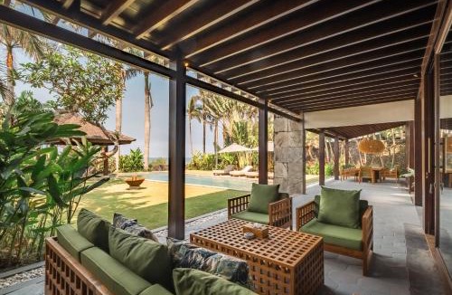 East Selemadeg Villa | Beachfront Luxury Villa in Beraban with Private Pool