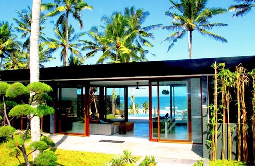 Suraberata Villa | Beachfront Villa Inca- Breakfast included
