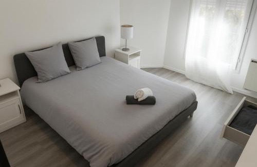 La Madeleine Apartment | Beau T3 tout équipé avec grand écran et Wi-Fi performant