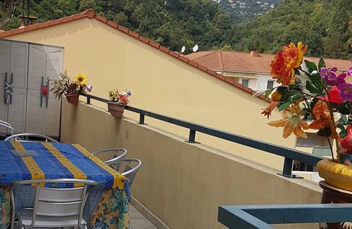 Saint-Andre-de-la-Roche Apartment | beautiful sunny apartment not far from amenities: bakery; pharmacy; mede