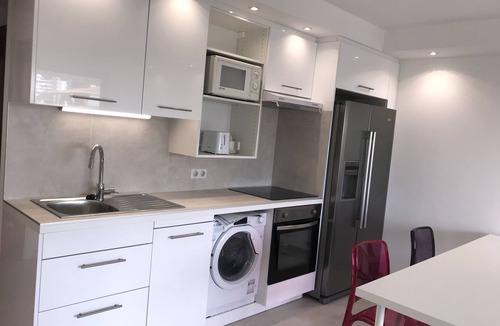 California - Pezou Apartment | Beautiful 1 bedroom apartment with sea view pool large Terrace & parking