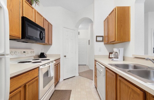 Windsor Hills Condo | Beautiful 2 bed/2 bath condo in Windsor Hills Resort, just 2 miles to Disney!